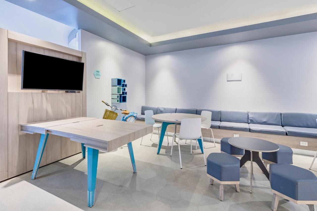 One Puebla Angelopolis Periferico Hotel Екстериор снимка