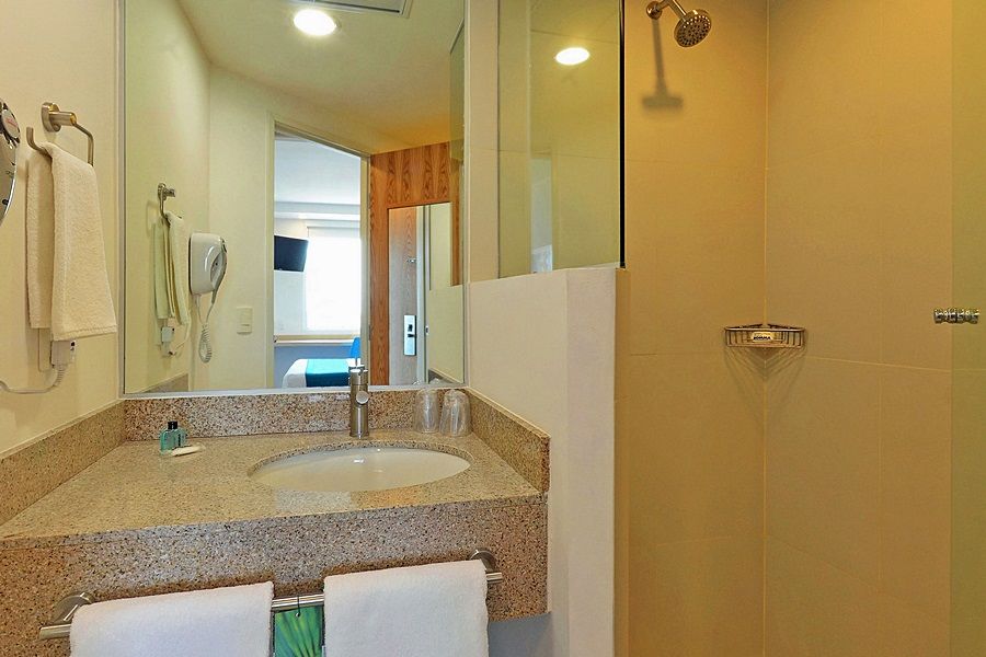 One Puebla Angelopolis Periferico Hotel Екстериор снимка
