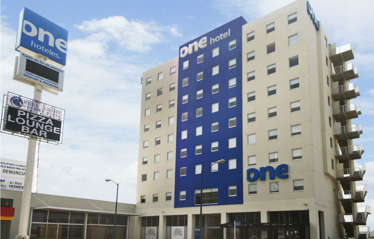 One Puebla Angelopolis Periferico Hotel Екстериор снимка